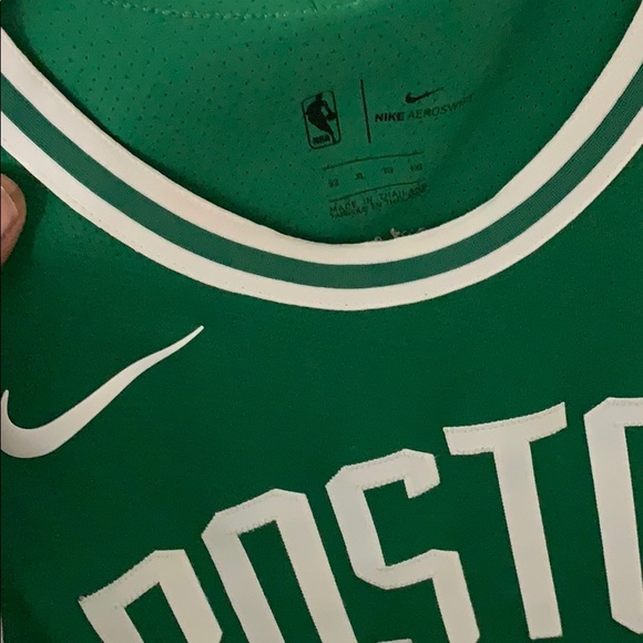 Celtics Jersey Kyrie Irving 11 - Picture 2 of 6